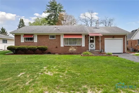 6126 Herst Rd, Toledo, OH 43613