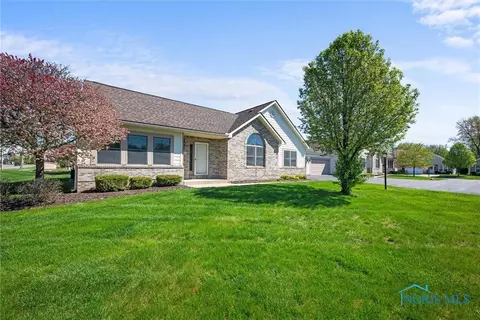 8 Zachary Cir, Waterville, OH 43566