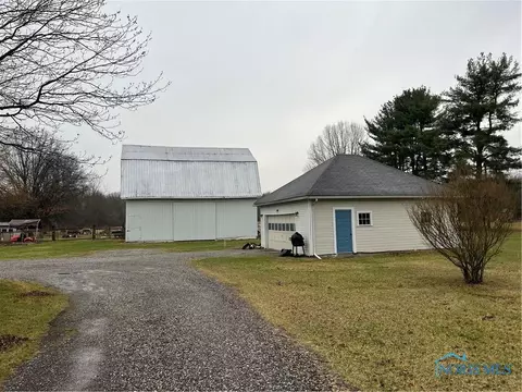 3870 S Eber Rd, Monclova, OH 43542 photo 5