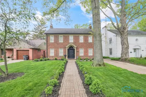 2525 Densmore Dr, Toledo, OH 43606