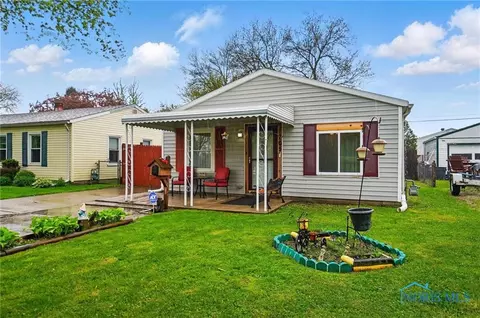 705 Reineck Dr, Toledo, OH 43605