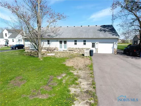 1704 N Genoa Clay Center Rd #R, Genoa, OH 43430