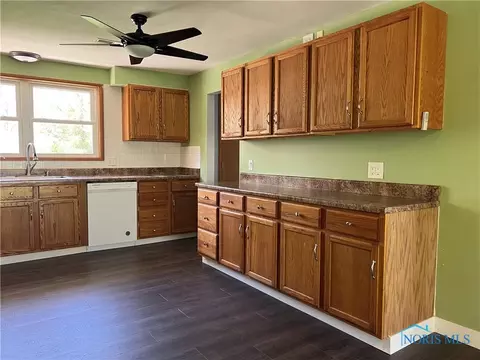 112 Oak Meadows Dr, Bryan, OH 43506 photo 5