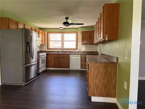 112 Oak Meadows Dr, Bryan, OH 43506 photo 3