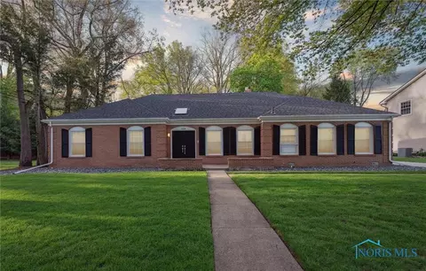 5258 Coldstream Rd, Toledo, OH 43623