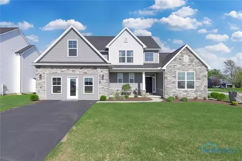 1001 Stoneleigh Rd, Perrysburg, OH 43551