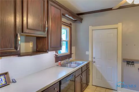 229 E Harrison St, Maumee, OH 43537 photo 11