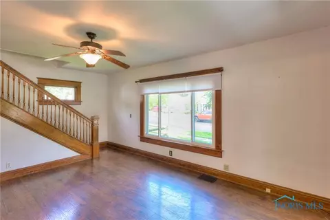 229 E Harrison St, Maumee, OH 43537 photo 8