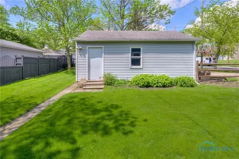 229 E Harrison St, Maumee, OH 43537 photo 6
