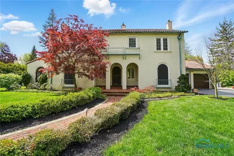 3405 Chestnut Hill Rd, Ottawa Hills, OH 43606