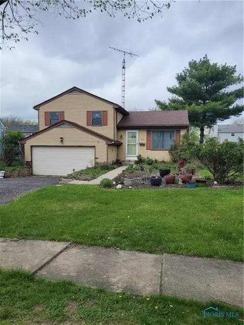 633 Southfield Dr, Maumee, OH 43537