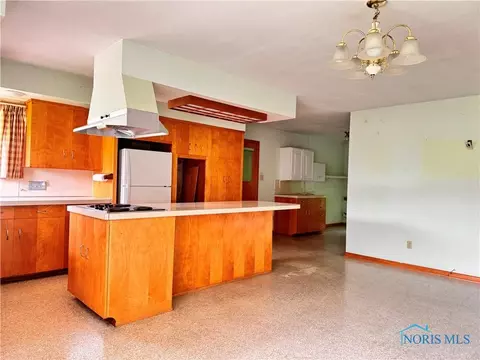 980 E Riverview Ave, Napoleon, OH 43545 photo 7