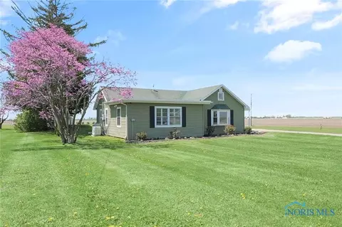 26237 Luckey Rd, Walbridge, OH 43465