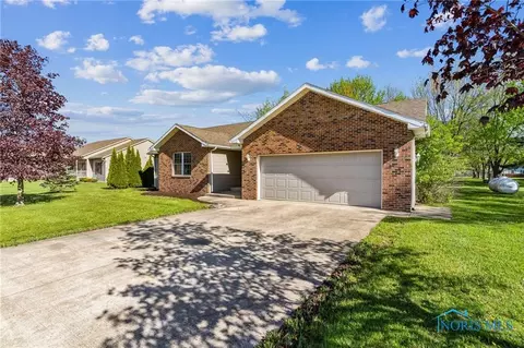 504 Clint Dr, Ada, OH 45810 photo 2