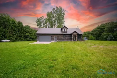 11840 Oak River Ln, Whitehouse, OH 43571