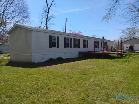 464 Second St, Liberty Center, OH 43532