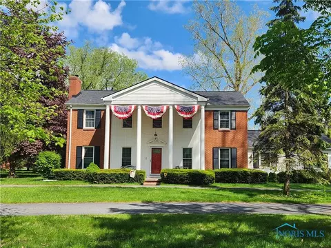 106 N Munson Rd, Swanton, OH 43558