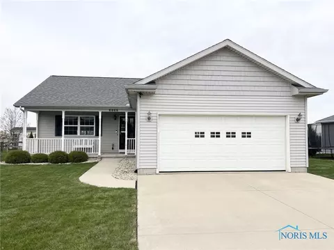 6668 Alexander Dr, Walbridge, OH 43465