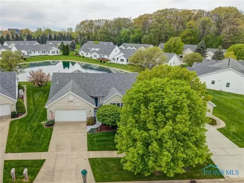 4351 N Watercrest Dr, Toledo, OH 43614