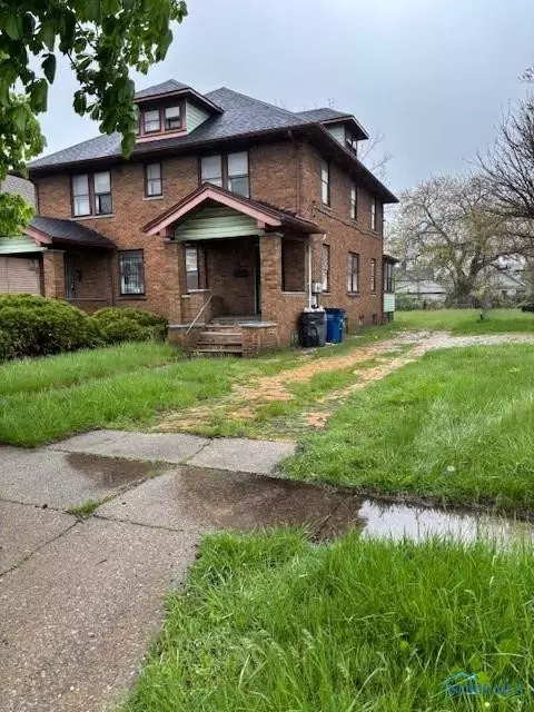 1048 Campbell St, Toledo, OH 43607 photo 2