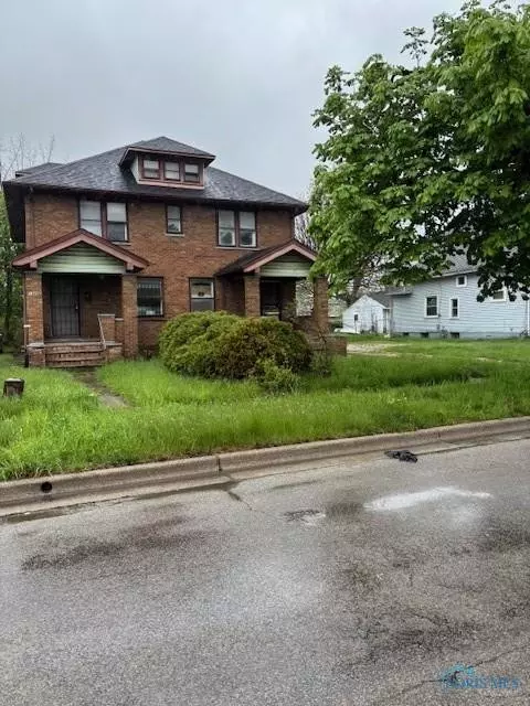 1048 Campbell St, Toledo, OH 43607