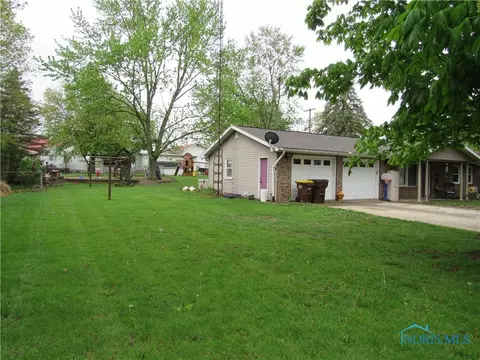 305 Walz St, Edon, OH 43518 photo 2