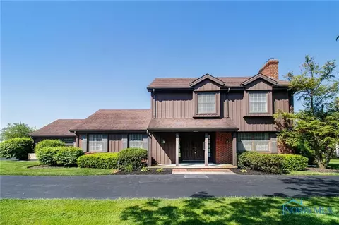 120 Partridge Ln, Perrysburg, OH 43551