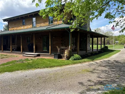 11961 Oak River Ln, Whitehouse, OH 43571