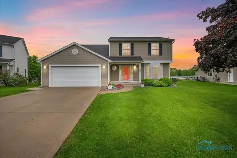 1030 N Ironwood Dr, Rossford, OH 43460