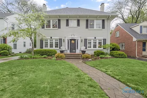 3314 Pelham Rd, Ottawa Hills, OH 43606