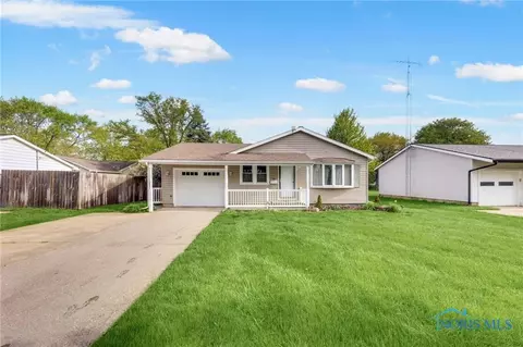 588 Douglas Dr, Wauseon, OH 43567