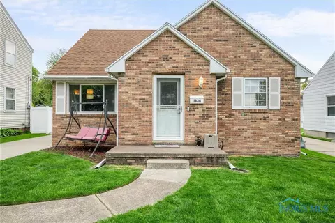 1636 Norcross Dr, Oregon, OH 43616