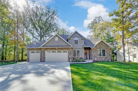 16069 Forest Ln, Findlay, OH 45840