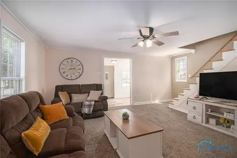 910 E High St, Bryan, OH 43506 photo 9