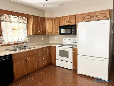 844 Sunset Dr, Findlay, OH 45840 photo 12