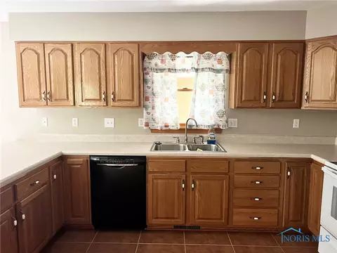844 Sunset Dr, Findlay, OH 45840 photo 13