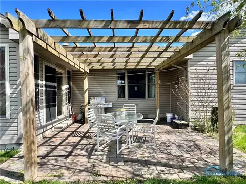 844 Sunset Dr, Findlay, OH 45840 photo 3