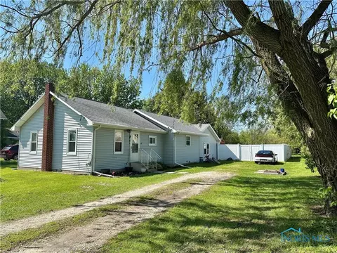 22595 W Cedar Ave, Curtice, OH 43412