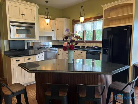 212 E Morenci St, Lyons, OH 43533 photo 5