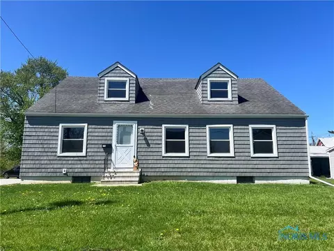 64 Saint Clair St, Tiffin, OH 44883