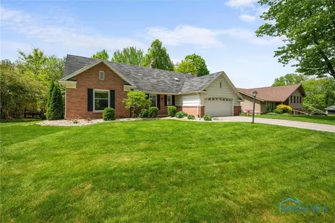 5511 Bent Oak Rd, Sylvania, OH 43560