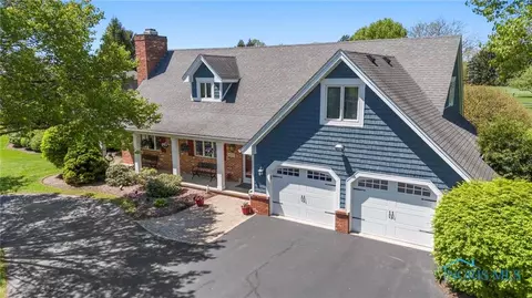 4525 Mitchaw Rd, Sylvania, OH 43560