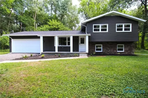 630 N Schwamberger Rd, Holland, OH 43528