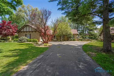 2335 Tanglewood Dr, Toledo, OH 43614