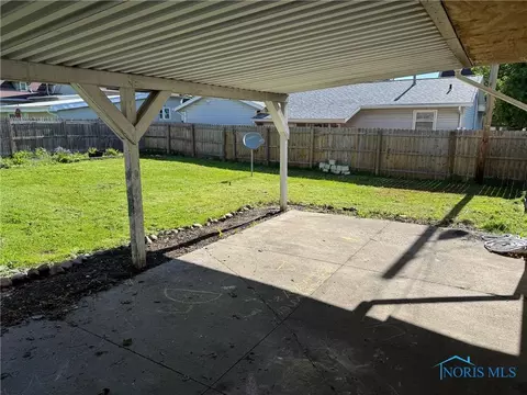 215 E Bryan St, Bryan, OH 43506 photo 11