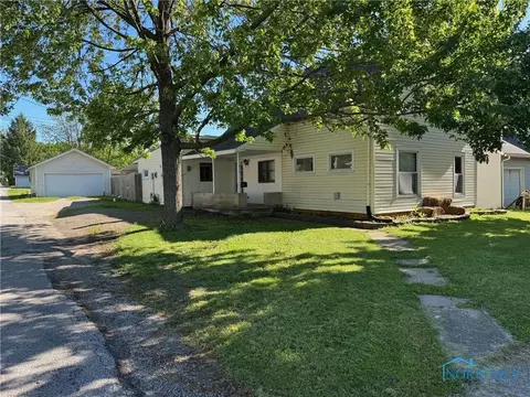 215 E Bryan St, Bryan, OH 43506 photo 3