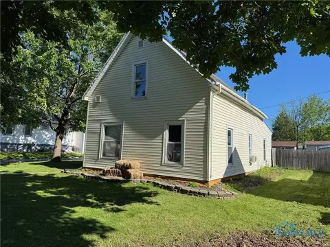 215 E Bryan St, Bryan, OH 43506 photo 4