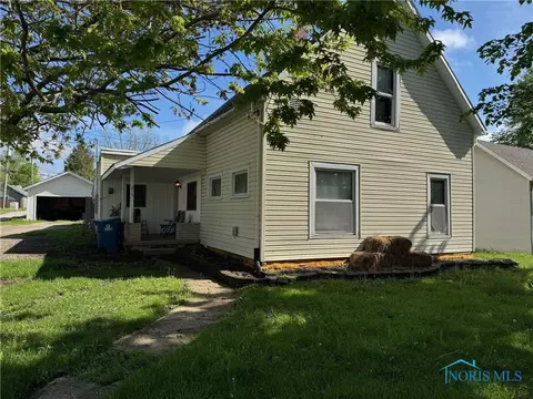 215 E Bryan St, Bryan, OH 43506 photo 2