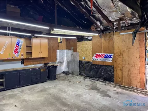 215 E Bryan St, Bryan, OH 43506 photo 14