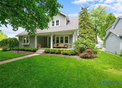 121 W 5th St, Perrysburg, OH 43551